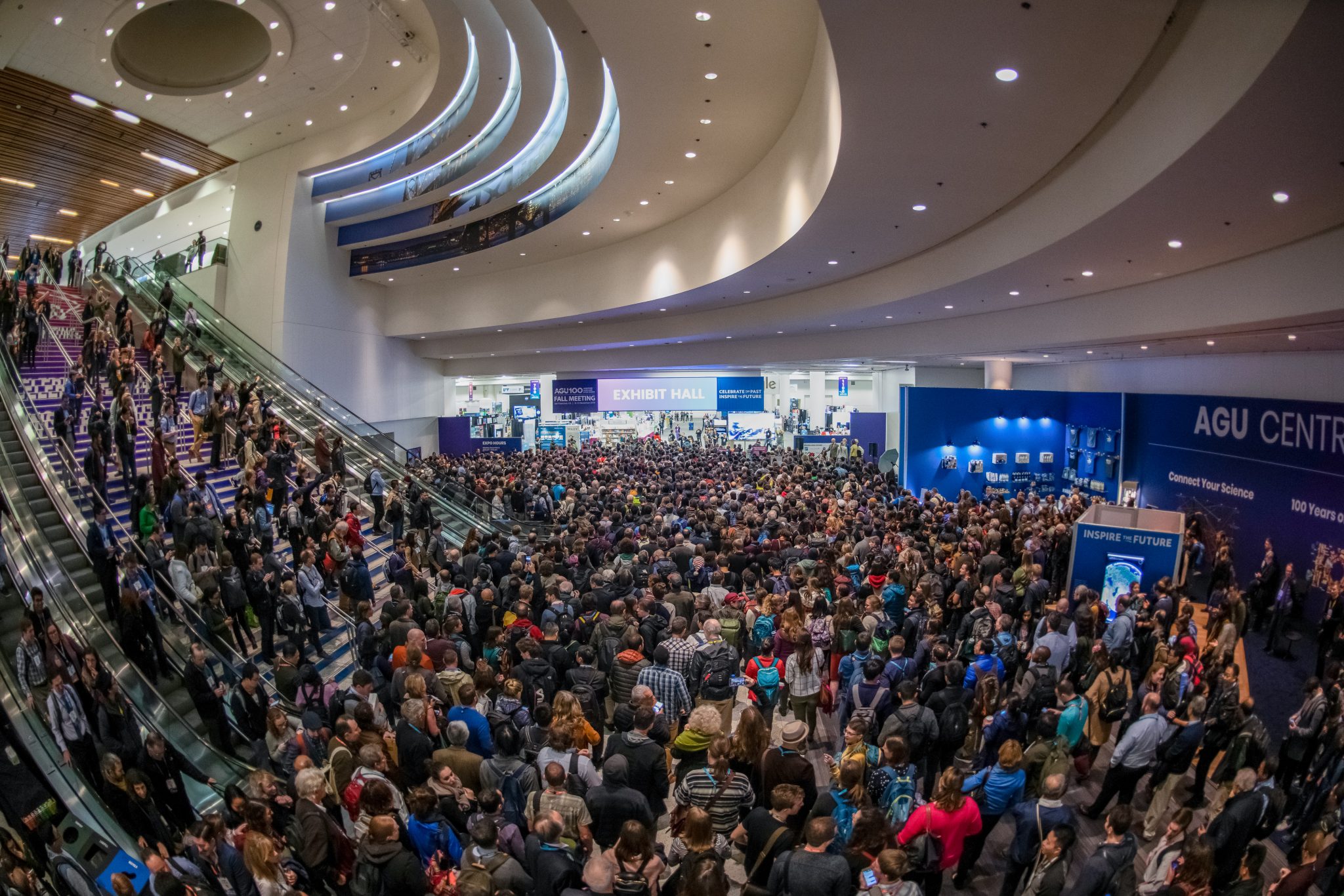 AGU Fall Meeting 2022 will be held in Chicago and online everywhere 12 - 16 December 2022. Photo courtesy of NOAA. 