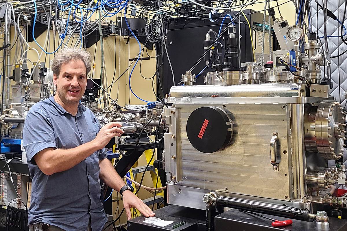 In mid-October 2021, Daniel Knopf worked with DOE fieldwork samples on the Scanning Transmission X-ray Microscope, beamline 5.3.2.2, at the Advanced Light Source at Lawrence Berkeley National Laboratory. 