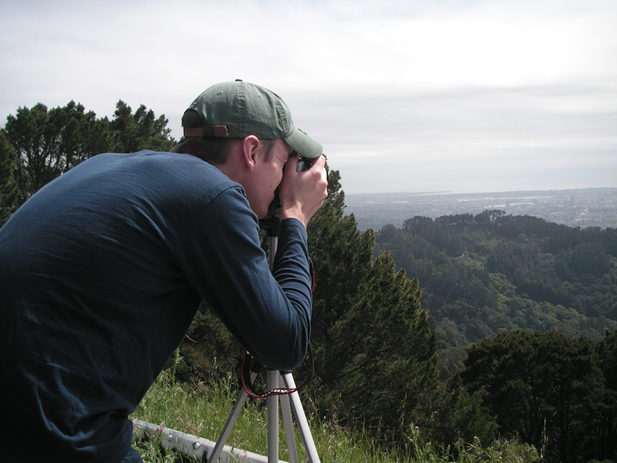 In 2013, Romps tested his stereocam idea by matching paired images from roadside ocean lookouts between Berkeley and Oakland, California. 